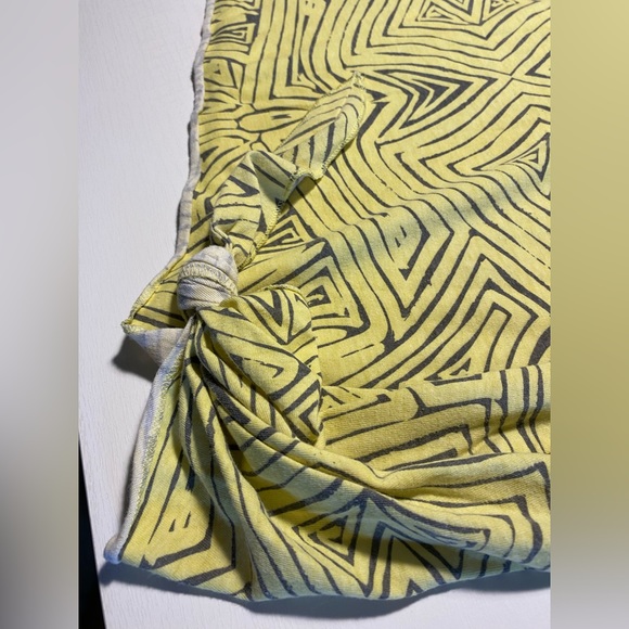 Volcom Women’s Tank Top. - Picture 3 of 5